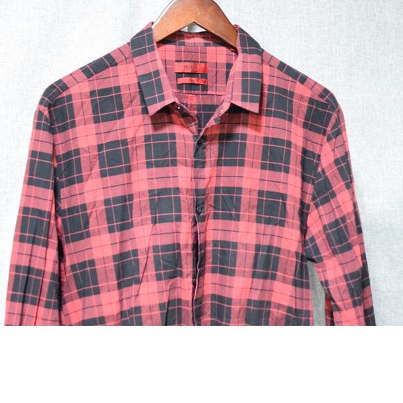 HUGO BOSS Red Label Plaid Button-Up Shirt in Red & Black – Size L/XL - Picture 2 of 3